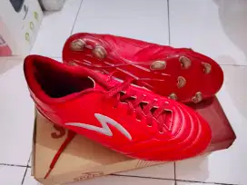 Sepatu Bola Specs Acelerator