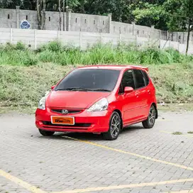 Honda Jazz IDSI 1.5 AT merah 2005