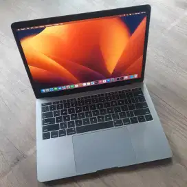 Macbook pro 2017 non touchbar ram 8gb ssd 128gb fullset siap pakai