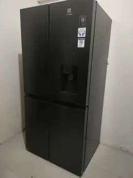 Kulkas 4 pintu elektrolux