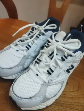 Sepatu NB running 408