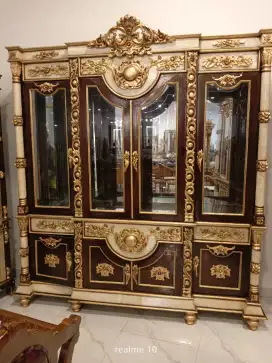 Lemari pajangan shima pintu 4