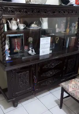 LEMARI BUFFET KUNO