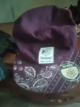 Topi Rebook Size M .Nego