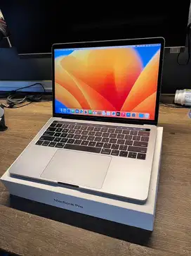 MacBook Pro 13″ 2017 8/256 GB i5