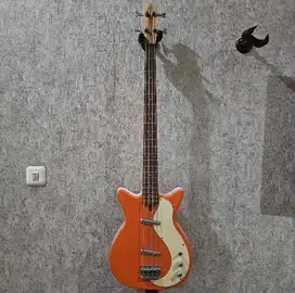 Bass custom danelectro
