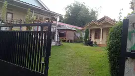 Dijual 2 unit rumah tinggal siap huni, halaman luas
