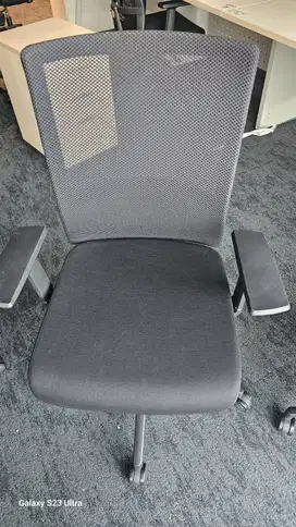 Kursi kantor/office hidrolik Vinoti Vivere (Mesh)