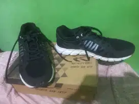 Sepatu Spotec airflow 3.0 ukuran 44. Beli dari toko sepatu jogja