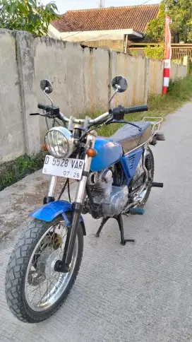 Cb 125 1977 BIRU