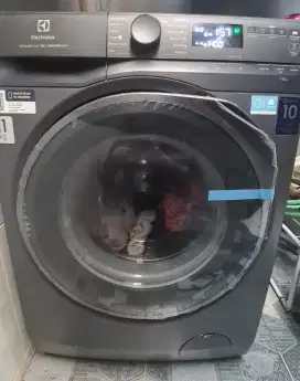 Mesin Cuci Electrolux EWF1143R7SC