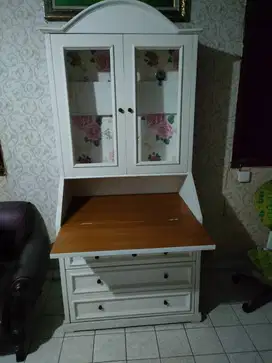Lemari cantik unik