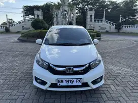 BRIO E CVT 2022 km 13 ribu seperti baru