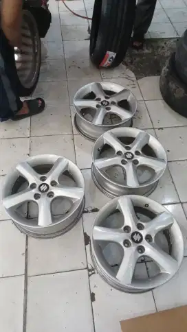 Velg Oem Suzuki Sx4 X Over R 16 PCD 5×114