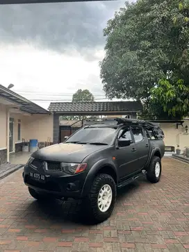 Strada triton 2012 A/T