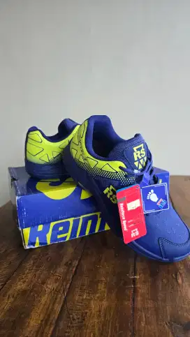 Sepatu badminton RS kondisi baru