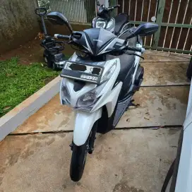 JUAL HONDA VARIO KZR ISS 2013 PUTIH