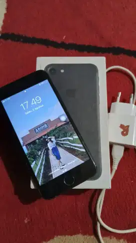 Iphone 7 32GB warna hitam