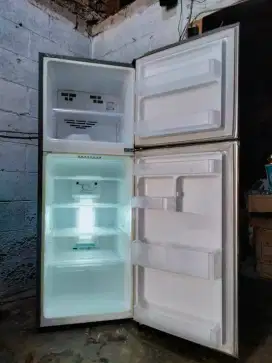 KULKAS 2PINTU ( LG )