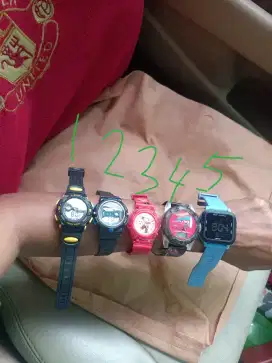 Di jual mainan anak. Murah aja Bun yg sayang anak