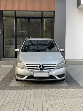 Mercedes Benz B200 2013
