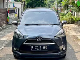 Toyota Sienta 1.5 V AT 2016