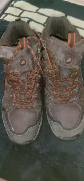 Sepatu Hiking / Gunung Merk Arei