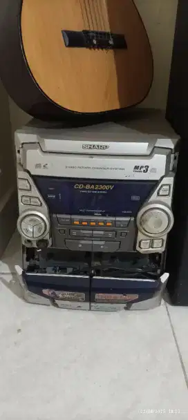 Radio lawas dijual aja...