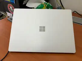 Microsoft Surface Laptop 2 | Core i5 8350U | 13.5” Touchscreen 2K