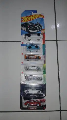 Hotwheels take all 7 pcs