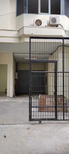 Gudang multiguna Alam Sutera luas 725 m , akses kontainer, office rapi