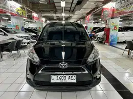 SIENTA V 2017 MATIC HITAM