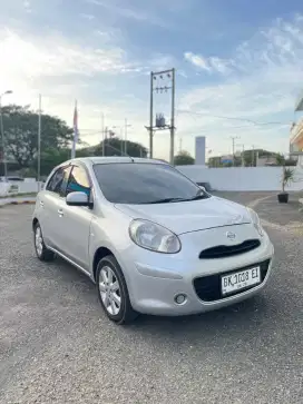 DIJUAL NISSAN MARCH AT