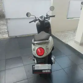 SCOPPY PRESTIGE KEYLESS TAHUN 2022 WARNA PUTIH 690 km (CASH)