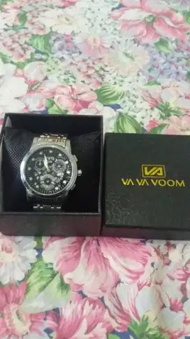 Jam tangan va va voom