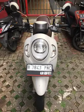 Honda Scoopy Prestige Putih 2023