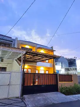 Disewakan Rumah 2 lantai di billymoon,Jakarta Timur