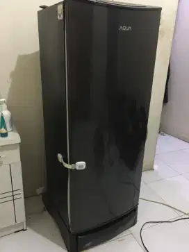 Kulkas satu pintu ( AQUA )