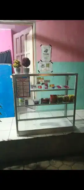 Jual etalase bekas