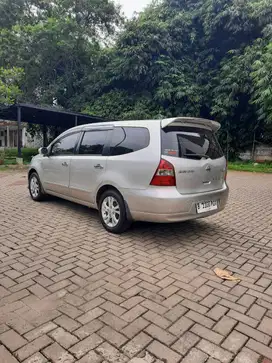 Nissan Grandlivina XV Ultimate Automatic 2012