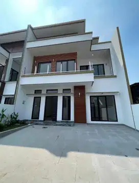DIJUAL RUMAH BARU SIAP HUNI DI NUSA LOKA - BSD