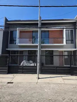 Dijual Rumah Baru Gress  Mungil Berkualitas Kutisari Indah