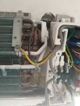 Helper teknisi ac