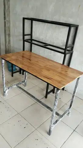 Meja Cafe / Meja Makan