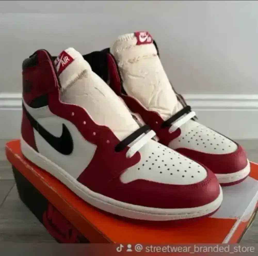 AJ1 Retro High OG Chicago Lost & Found