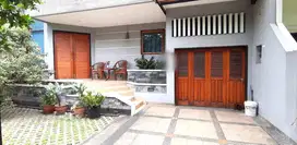 DIJUAL RUMAH BAGUS MINIMALIS SIAP HUNI 2 LANTAI DITAMAN MODERN JAK-TIM
