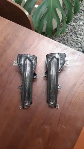 Lampu sen / sign spion avanza 2020 keatas ORI.