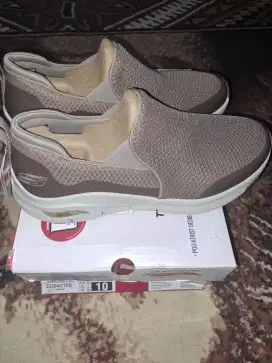 Jual Sepatu Skechers Baru Size 43