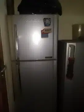 Bismillah jual kulkas 2 pintu toshiba