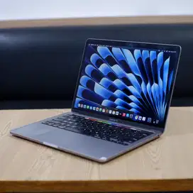 MacBook Pro M2 13 Touchbar